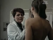 波蘭裸胸檢查靚女身體