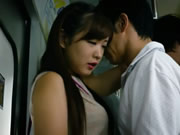 日本發姣女仔最鍾意喺地鐵上色誘陌生男乘客親吻與打飛機